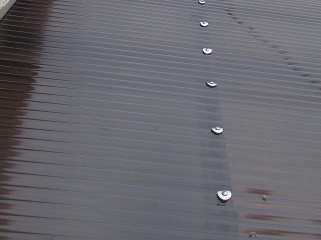 高砂市で交張り替えて新しくなった波板屋根